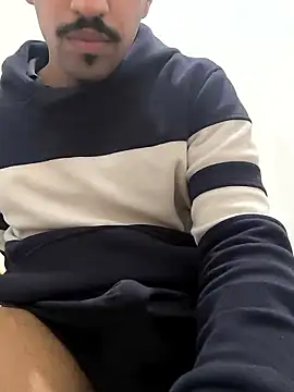 Snapshot of twinkarabboy chatting on 01.08.26 twinkarabboy online show from 01.08.26