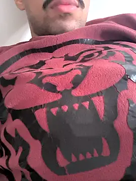 Snapshot of twinkarabboy chatting on 01.15.26 twinkarabboy online show from 01.15.26