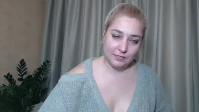 Snapshot of sweetpussy13 chatting on 01.11.25 sweetpussy13 online show from 01.11.25