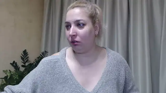 Snapshot of sweetpussy13 chatting on 01.17.25 sweetpussy13 online show from 01.17.25