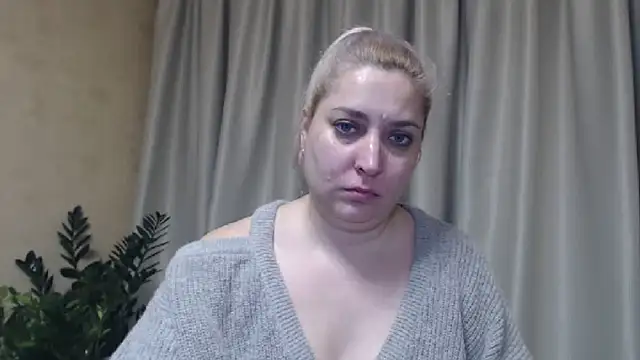 Snapshot of sweetpussy13 chatting on 01.21.25 sweetpussy13 online show from 01.21.25