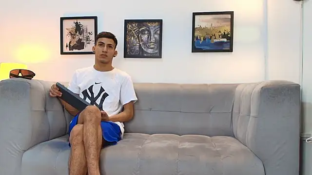 Snapshot of DIAMOND_BLACKS chatting on 01.14.26 DIAMOND BLACKS online show from 01.14.26