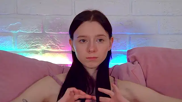 Snapshot of ArinaKubrick chatting on 04.18.26 ArinaKubrick online show from 04.18.26