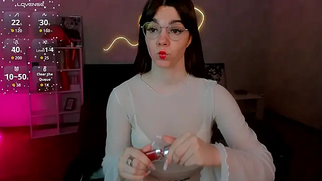 miss  evelyne online show from 02.19.26