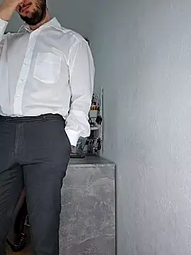 Snapshot of Lovebackground chatting on 01.17.25 Lovebackground online show from 01.17.25