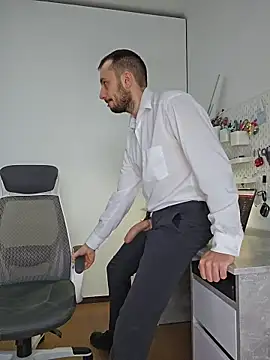 Snapshot of Lovebackground chatting on 12.05.25 Lovebackground online show from 12.05.25