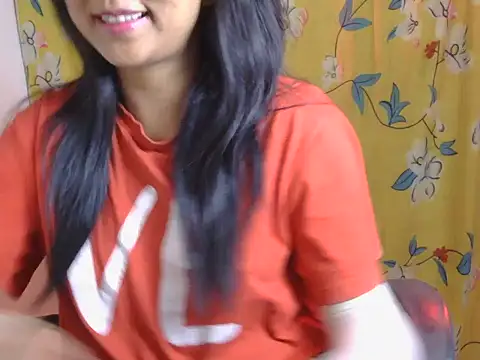 Snapshot of Cristina_love69 chatting on 04.04.26 Cristina love69 online show from 04.04.26