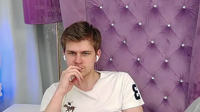 NickJohnas online show from 04.18.26