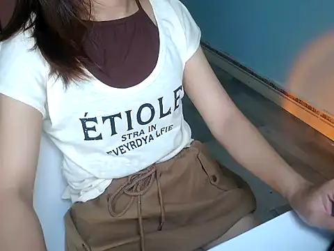 Chichi 86 online show from 08.02.26