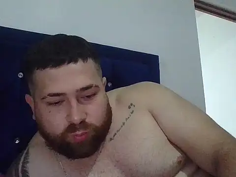 hammerwhite01 online show from 12.16.25