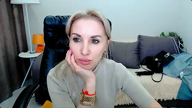 Hanna--Sweet online show from 04.16.26