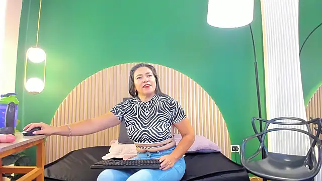 dahianeconnor online show from 02.10.26