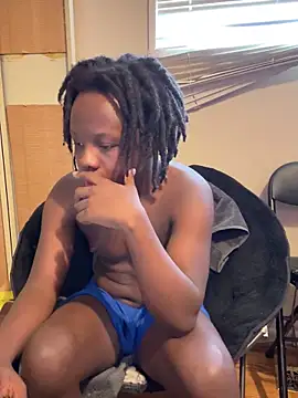 YourLittleBoyfriend online show from 12.13.25