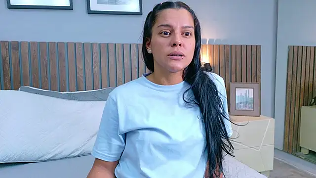 Mia Bellefort online show from 02.21.26