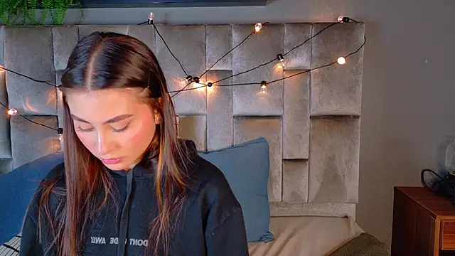 Miia Anderson online show from 02.28.26