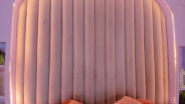 Miia Anderson online show from 03.04.26