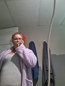 Snapshot of Goddessalizeee chatting on 12.18.25 Goddessalizeee online show from 12.18.25