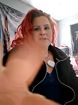 Snapshot of Goddessalizeee chatting on 12.21.25 Goddessalizeee online show from 12.21.25