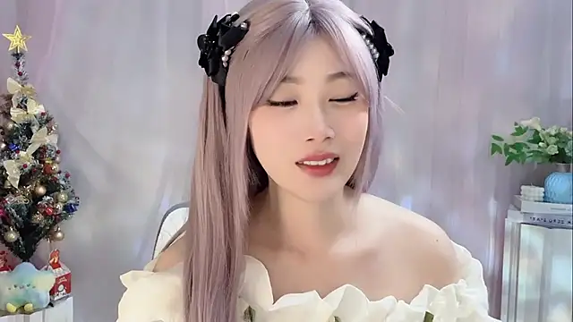 Pinkgirl520 online show from 12.17.25