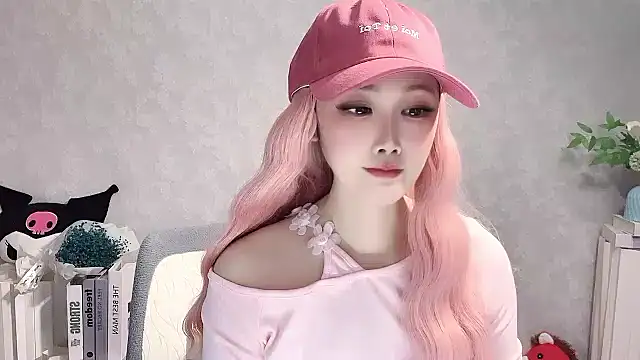 Snapshot of Pinkgirl520 chatting on 04.11.26 Pinkgirl520 online show from 04.11.26