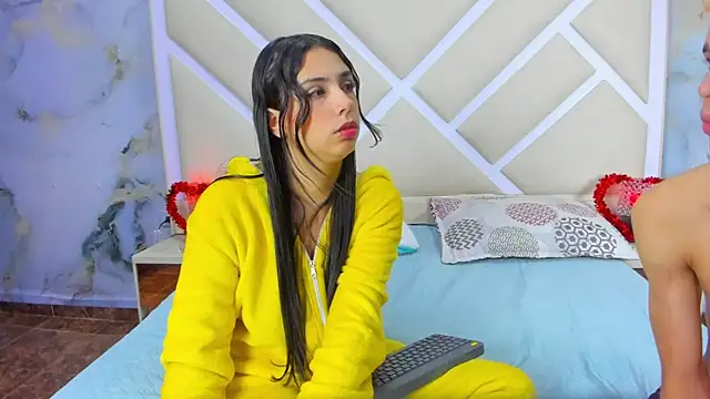 Ardiente couple online show from 12.14.25