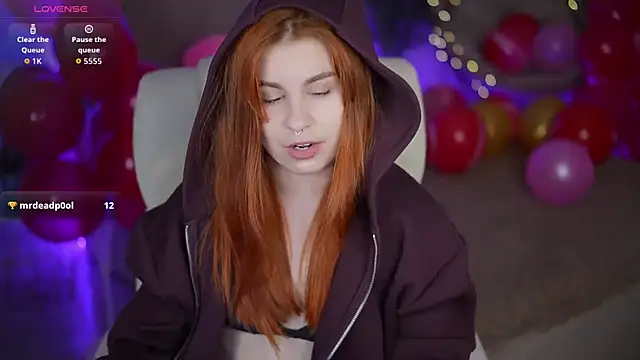 Snapshot of GingerPinky chatting on 02.05.26 GingerPinky online show from 02.05.26