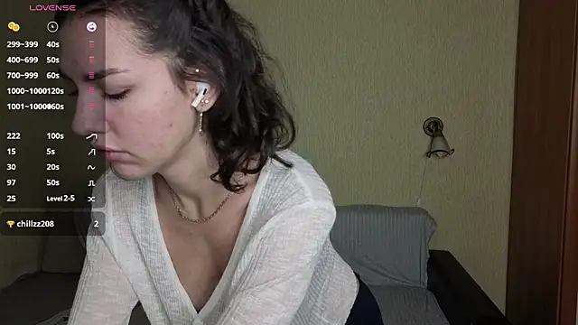 Snapshot of OdetteWitschi chatting on 07.16.26 OdetteWitschi online show from 07.16.26