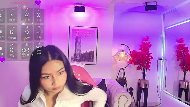 Snapshot of Carolina_cherry chatting on 12.17.25 Carolina cherry online show from 12.17.25