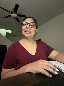 BettyWhispers online show from 02.20.26