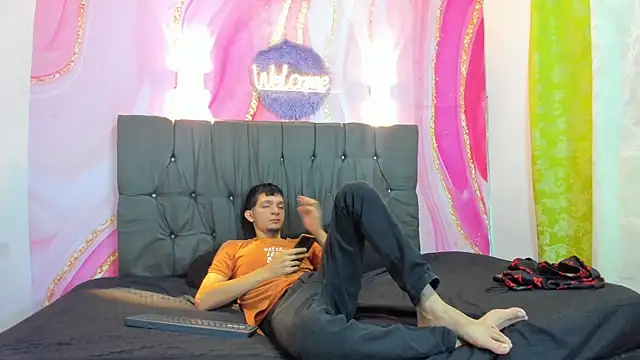 Straight Guy22 online show from 01.13.26