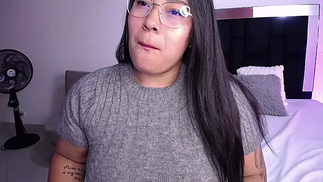 CataleyaRoselle online show from 02.17.26