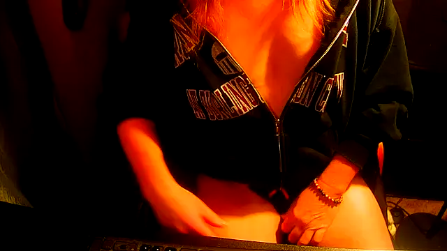 GoodGirlKelly online show from 02.28.26