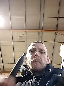 Snapshot of CrookedBunk3527 chatting on 12.19.25 CrookedBunk3527 online show from 12.19.25