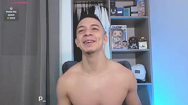 Snapshot of Samuel_up01 chatting on 05.22.26 Samuel up01 online show from 05.22.26