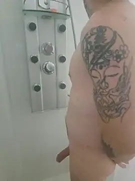 Snapshot of juanillovircio chatting on 12.17.25 juanillovircio online show from 12.17.25