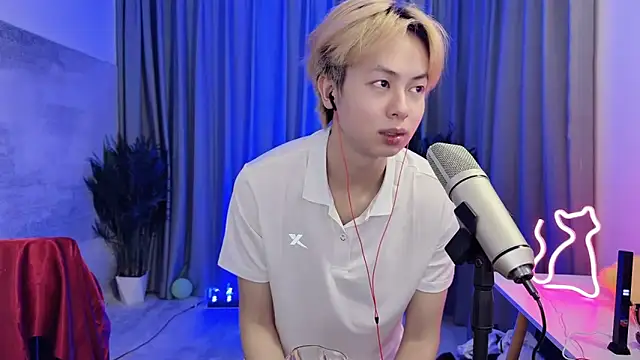 Snapshot of hafabva chatting on 04.13.26 hafabva online show from 04.13.26