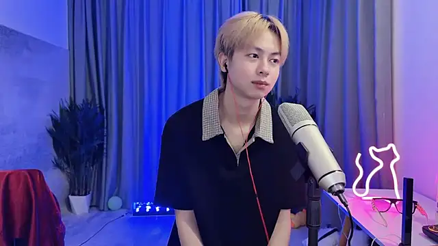 Snapshot of hafabva chatting on 04.14.26 hafabva online show from 04.14.26