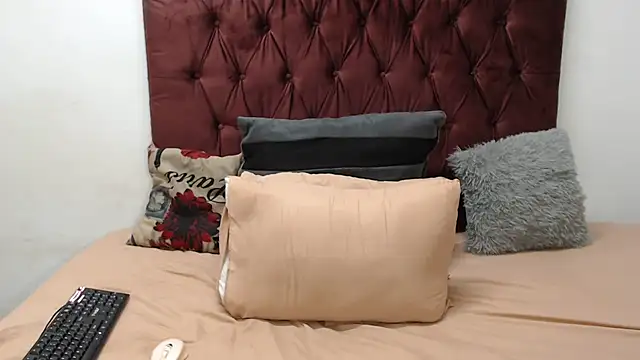 THICKBARBIE32 online show from 01.11.26