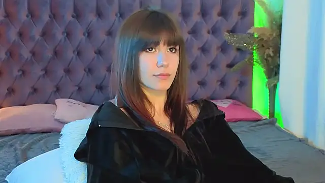 MilanaHotts online show from 06.05.26
