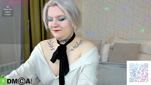 Snapshot of Mystiica chatting on 01.15.26 Mystiica online show from 01.15.26