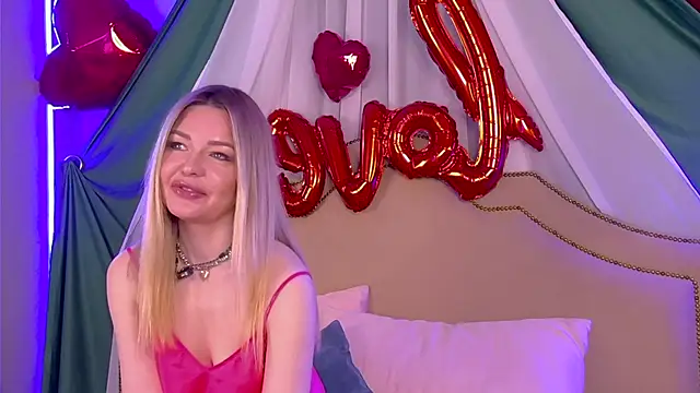 Snapshot of ToriCarter chatting on 02.10.26 ToriCarter online show from 02.10.26