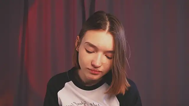 Snapshot of Leyla_crsh chatting on 03.27.26 Leyla crsh online show from 03.27.26