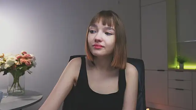 Snapshot of Leyla_crsh chatting on 04.17.26 Leyla crsh online show from 04.17.26