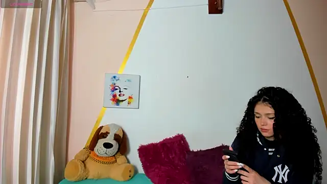 Snapshot of MapeDiamond chatting on 04.13.26 MapeDiamond online show from 04.13.26