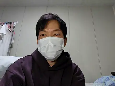 Snapshot of sweets_danshi chatting on 12.20.25 sweets danshi online show from 12.20.25