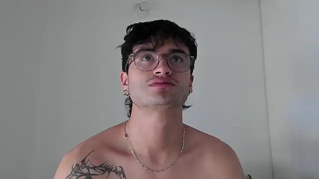 Snapshot of charlie_dicker chatting on 02.06.26 charlie dicker online show from 02.06.26