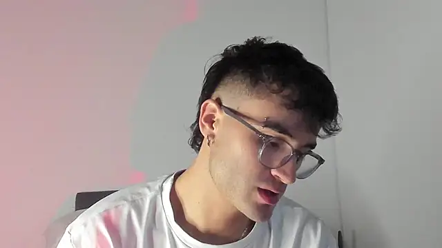 Snapshot of charlie_dicker chatting on 02.13.26 charlie dicker online show from 02.13.26