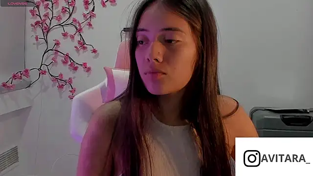 Snapshot of vanesita_ chatting on 06.17.26 vanesita online show from 06.17.26