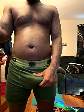 Snapshot of daddydarkskindikk chatting on 12.18.25 daddydarkskindikk online show from 12.18.25