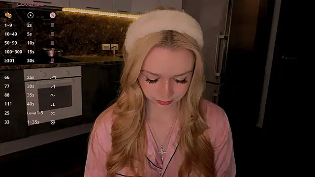 Snapshot of my_liss chatting on 04.18.26 my liss online show from 04.18.26